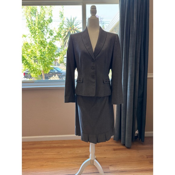Tahari Jacket and Skirt Suit Size 10 - Picture 1 of 7